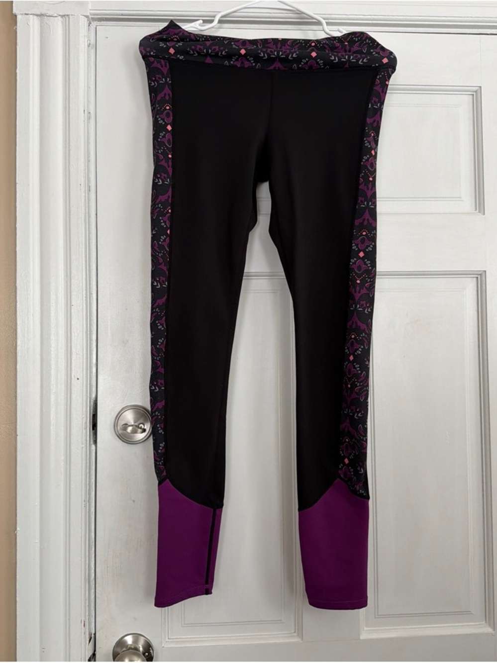 GAIAM Black and Purple Patterned Workout Leggings